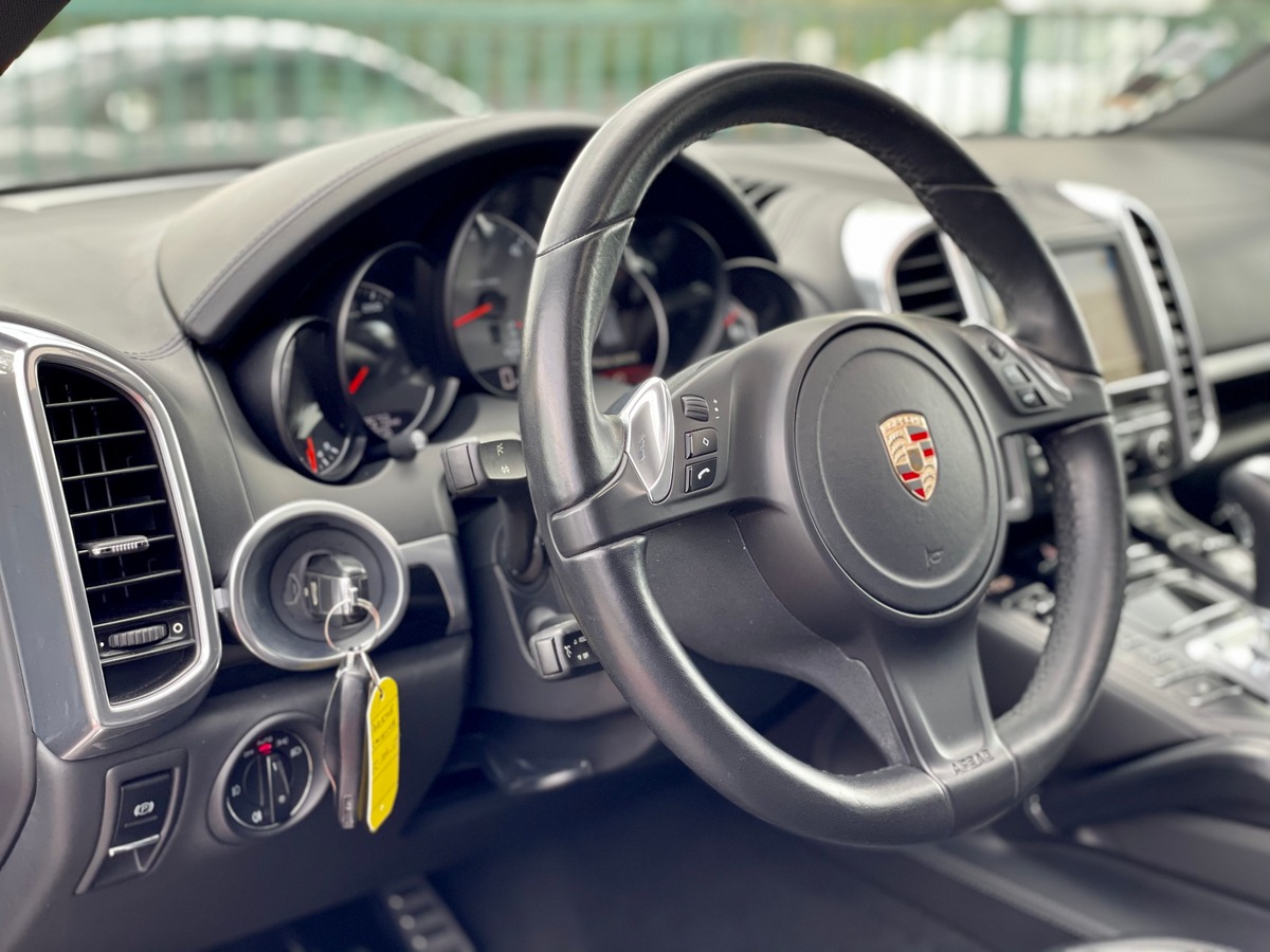 Porsche Cayenne S V8 4.2 TDi DPF 382 AWD b