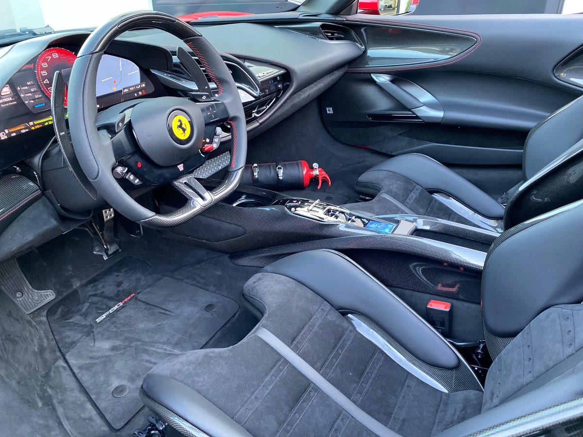 Ferrari SF90 SPIDER / TVA / 1ERE MAIN / 300 KMS