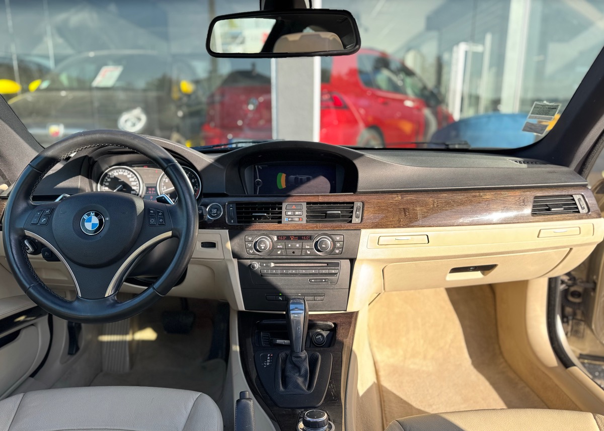 Bmw 330 (E92) (2) COUPE 330I 272 LUXE