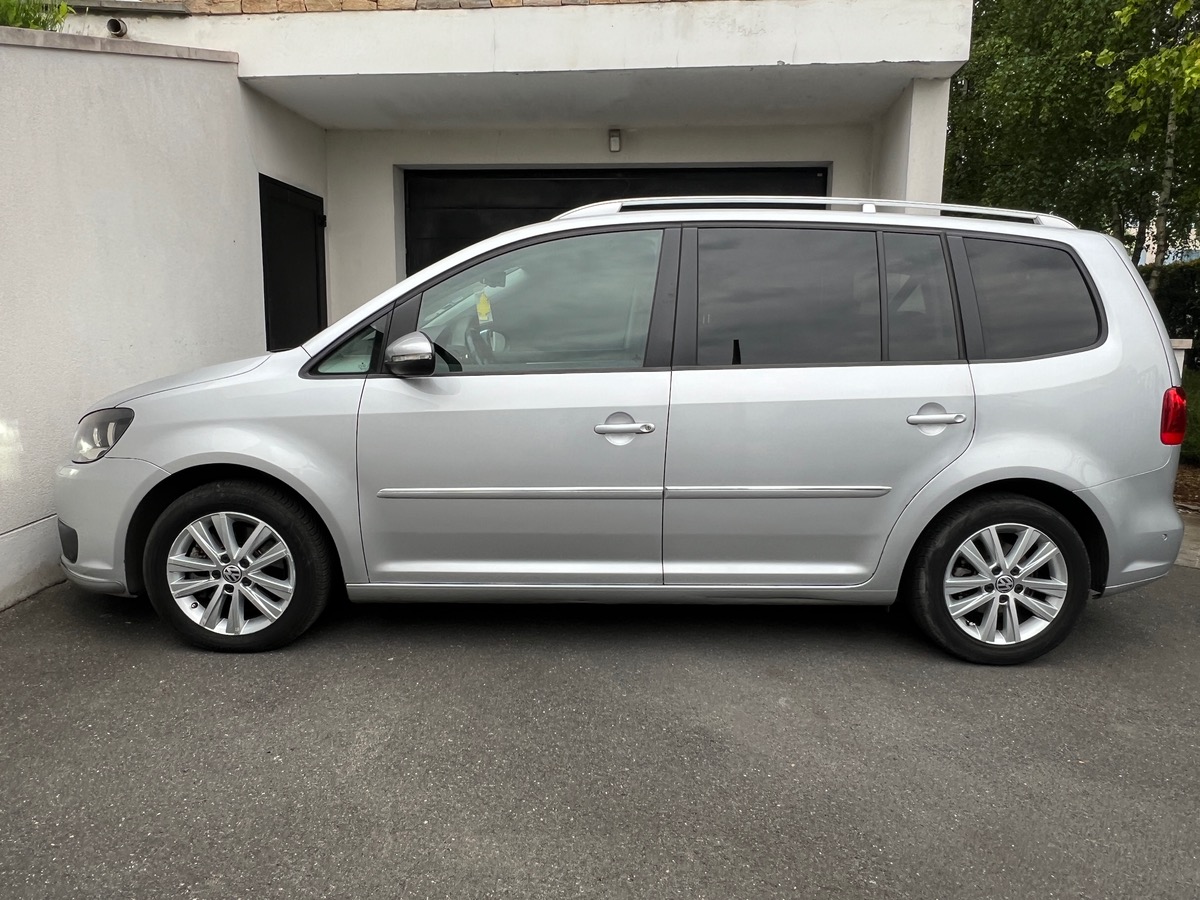 Volkswagen Touran Confortline 2.0 TDI 140 DSG6