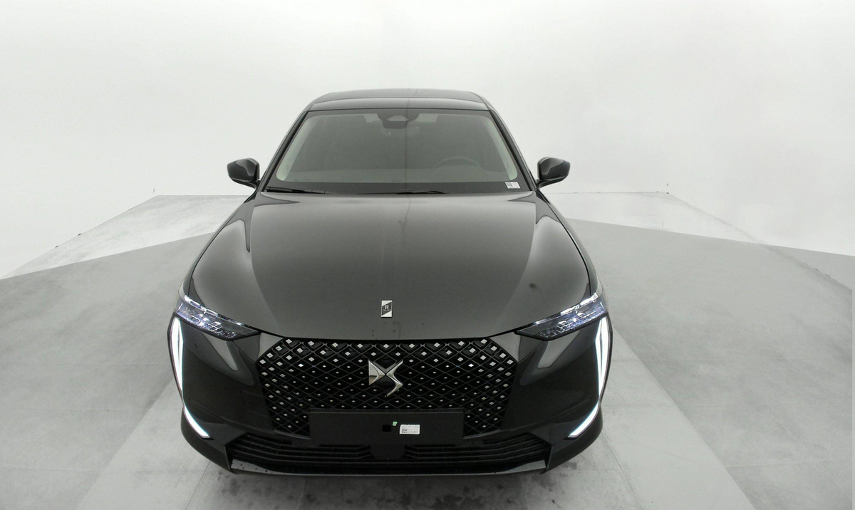 DS DS 4 BlueHDi 130 EAT8 Pallas  Prix catalogue  42 450,00 € TTC