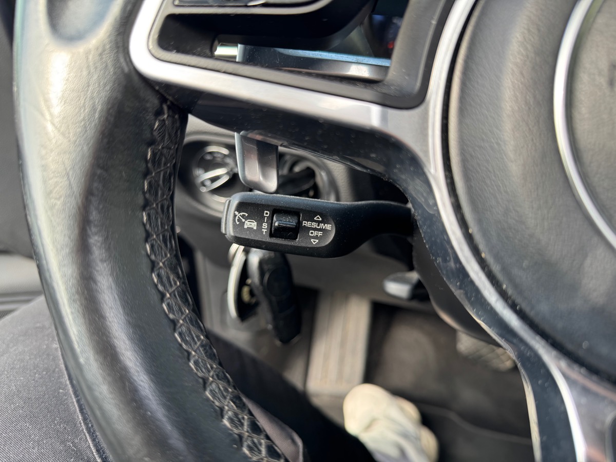 Porsche Macan Phase 2 2.0 PDK 245 cv TOIT OUVRANT - APPLE CARPLAY - CAMERA DE RECUL