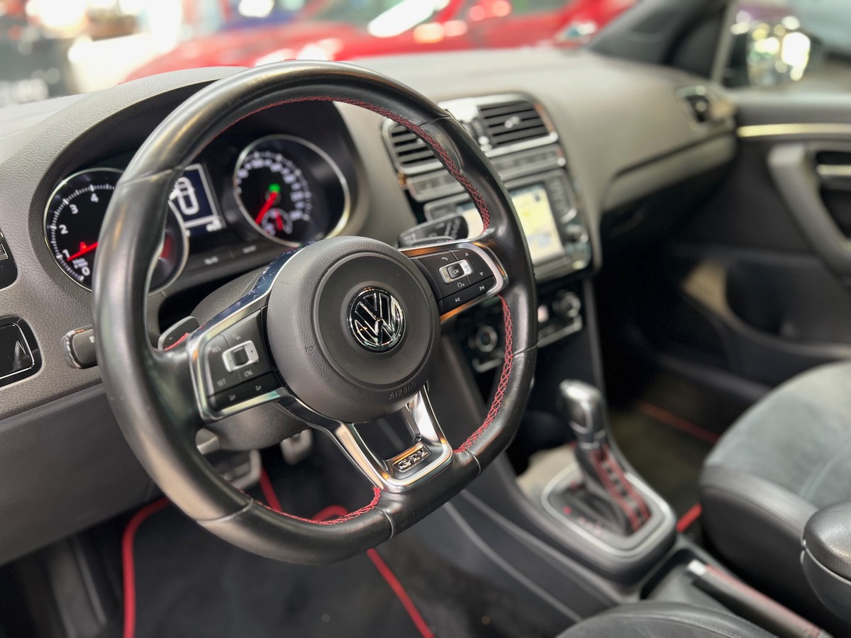 Volkswagen Polo V GTI 1.8 TSi 192 DSG7 APPLE CARPLAY