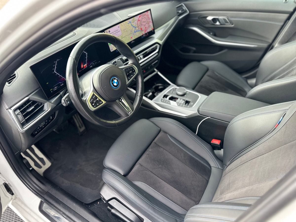 Bmw Série 3 330e xDrive 2.0 292cv PACK M - CAMERA 360 - ATTELAGE - EXTENSION GARANTIE BMW - CARPLAY