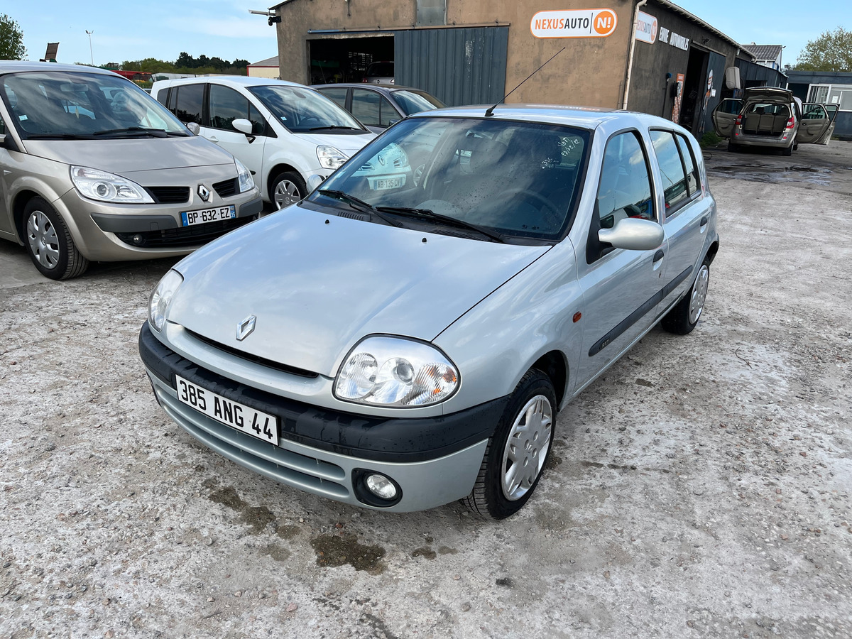 RENAULT Clio 1.4i 16v 98 ch  105431km