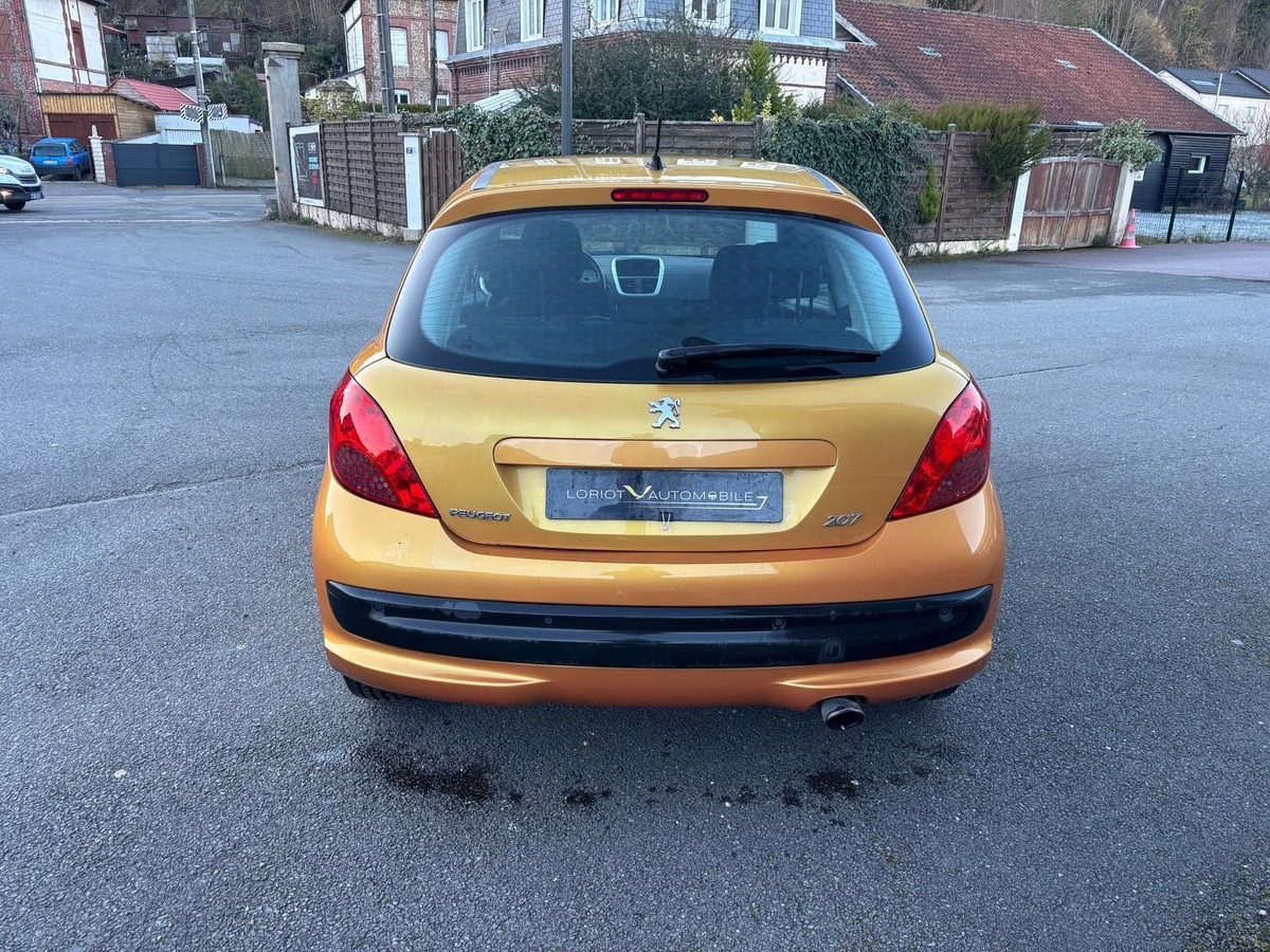 Peugeot 207 1.6 HDI 90 - PREMIUM - DISTRIBUTION NEUVE - REVISEE - GARANTIE