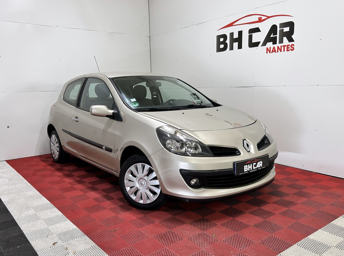 Image: RENAULT Clio 1.2i 75 CH