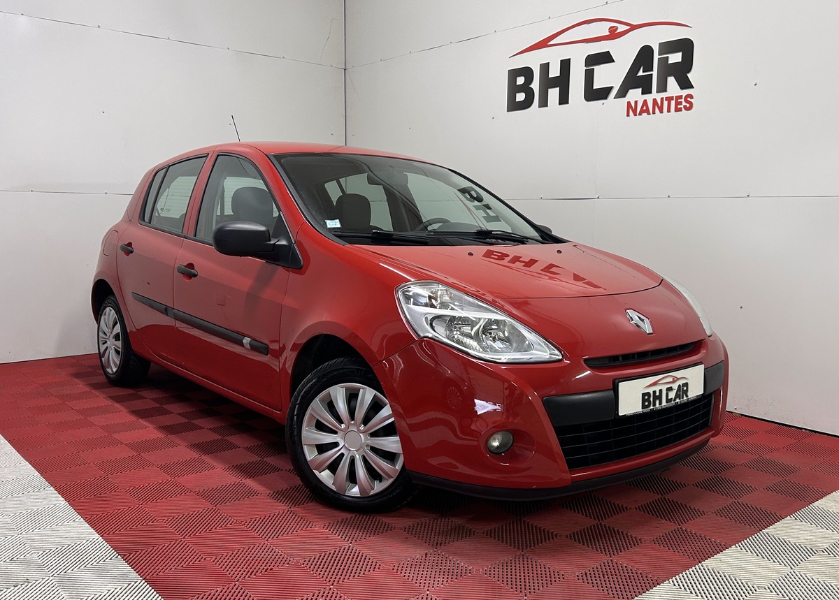 Image: RENAULT Clio 1.2i 75 CH