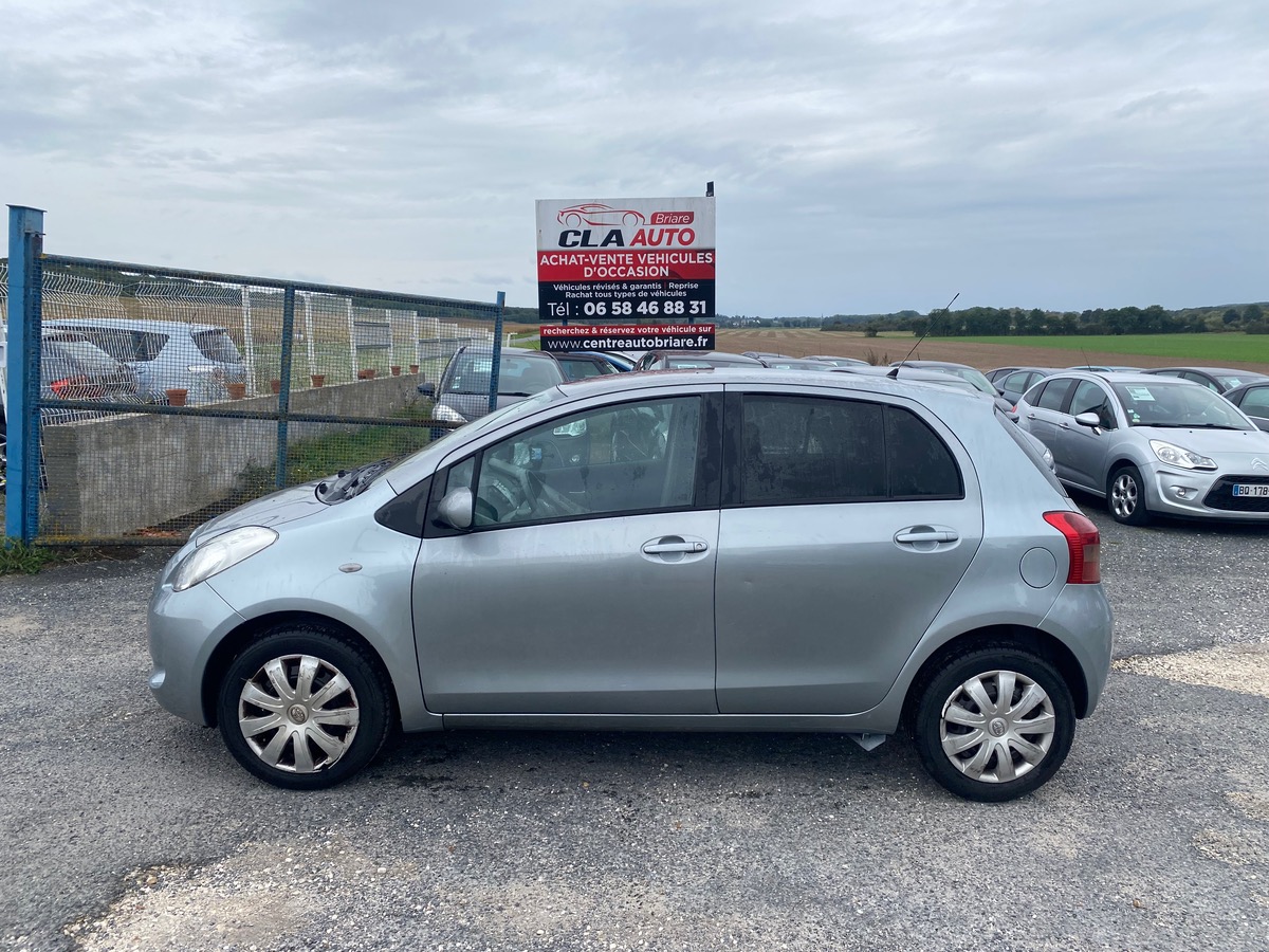 Toyota Yaris 1.3 vvti 90cv faible kilométrages 143000km