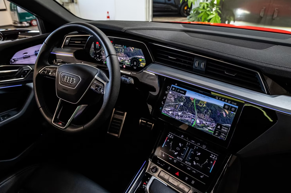 Audi Q8 e-tron 55 408ch S Line quattro Toit ouvrant