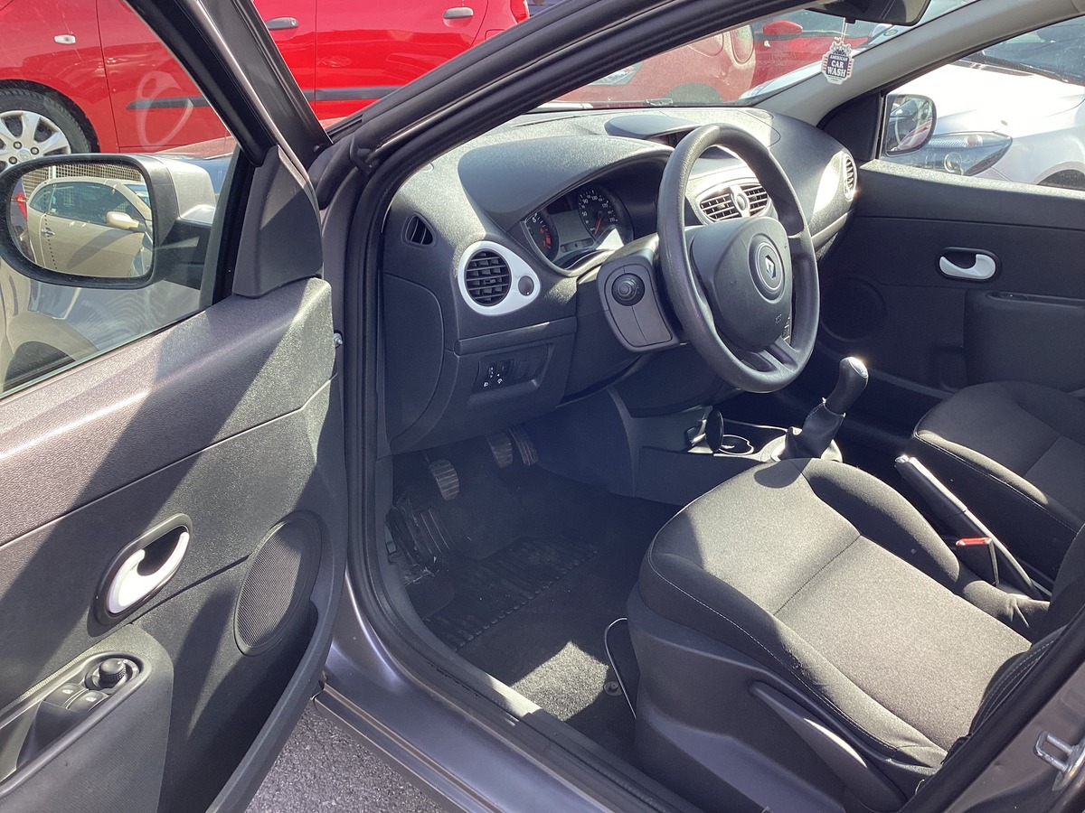 RENAULT Clio 1.2 Authentique