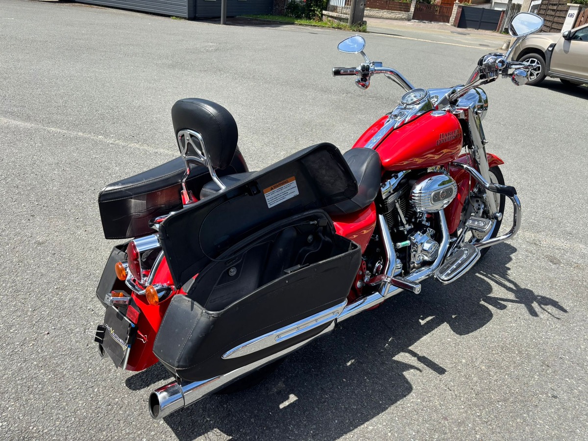 Moto Moto Harley-Davidson FLHRSE3 Screamin' Eagle Road King 2007