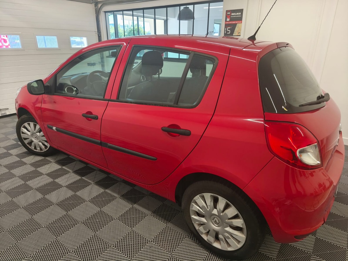 RENAULT Clio 1.2 16V - Première main - Suivi complet Renault -