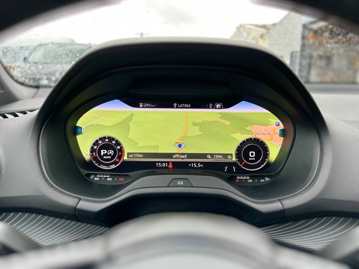 Audi Q2 S-LINE 1.4 tfsi 150 cv Boîte auto - VIRTUAL COCKPIT - BANG & OLUFSEN - APPLE CARPLAY