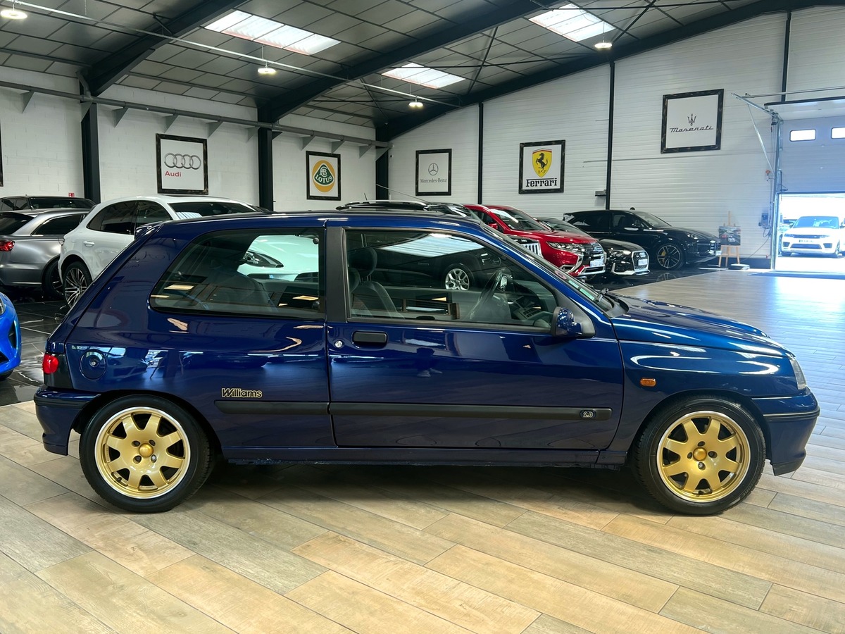 RENAULT Clio WILLIAMS II 2.0 150 + TOIT OUVRANT