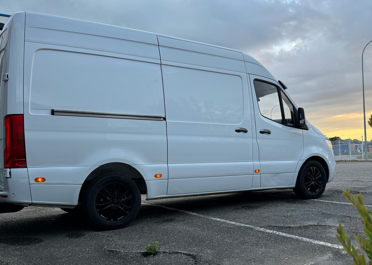 Mercedes-Benz Sprinter 319 V6