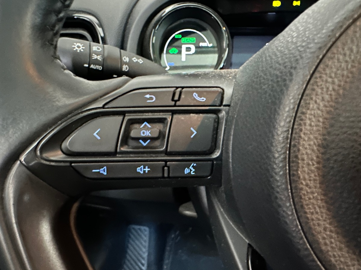 Toyota Yaris PREMIERE 1.5 VVTI 12V 116 HSD Hybrid E-CVT 92 cv Boîte auto