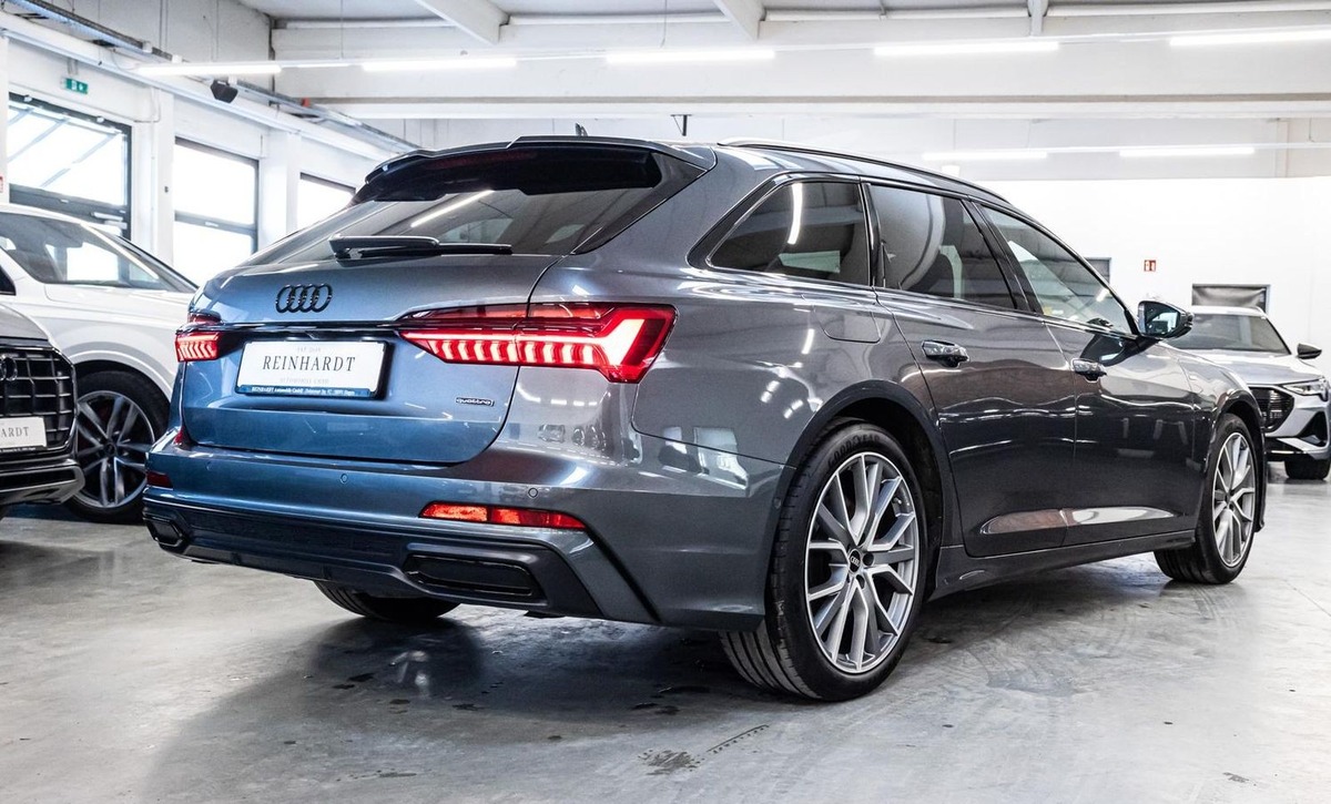 Audi A6 Avant 55 TFSI e 367ch Compétition quattro S tronic 7 B&O Toit ouvrant Attelage