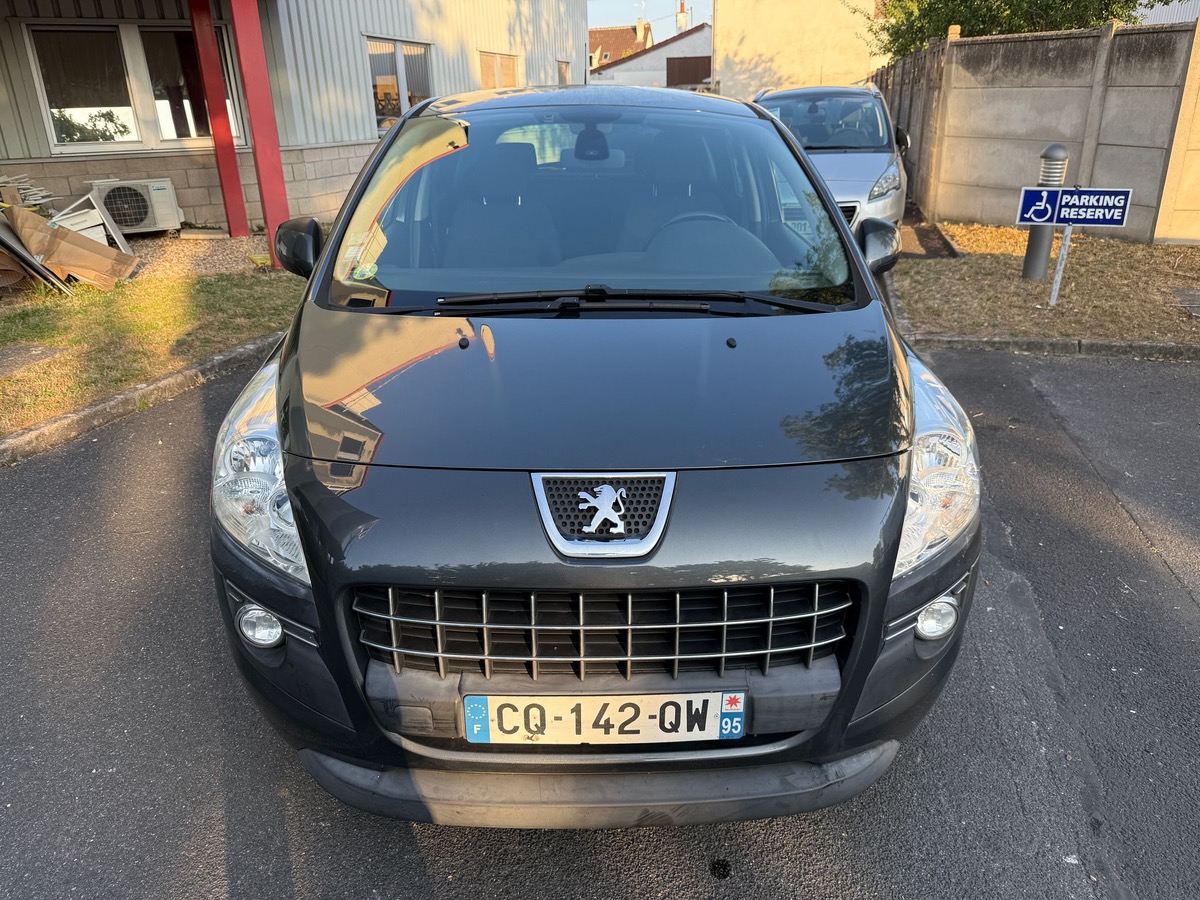 Peugeot 3008 1.6 HDI 115 CV active 1er main en 4XCB