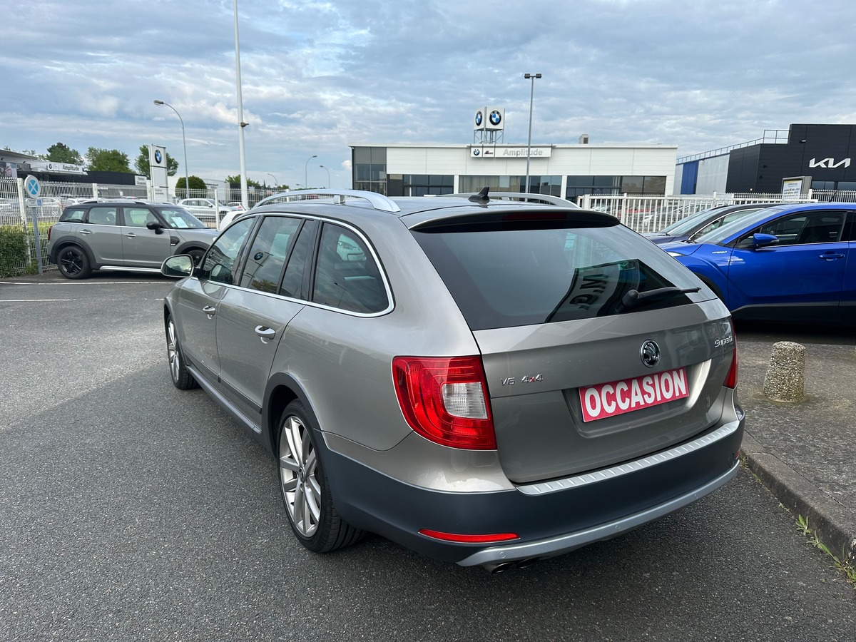 Skoda Superb Combi 3.6 V6 Elégance 2 4x4 DSG6
