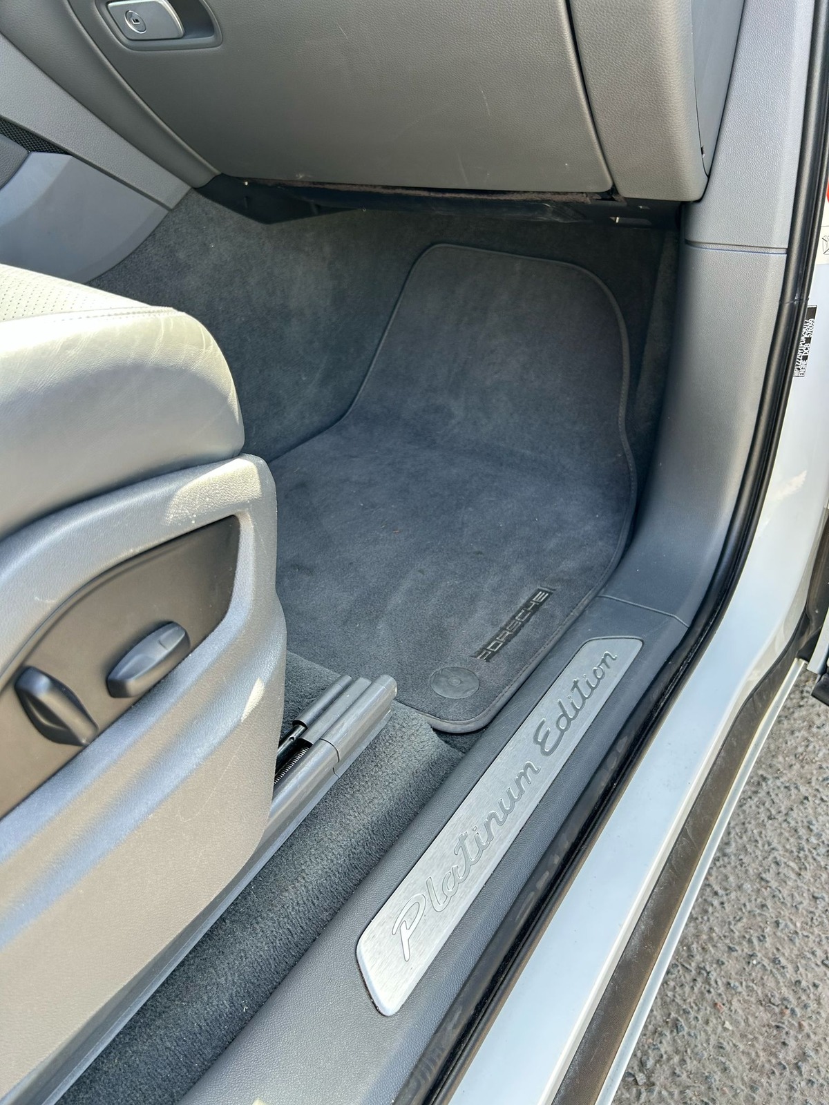 Porsche Cayenne E-Hybrid Coupé Platinum Edition 462 Chevaux