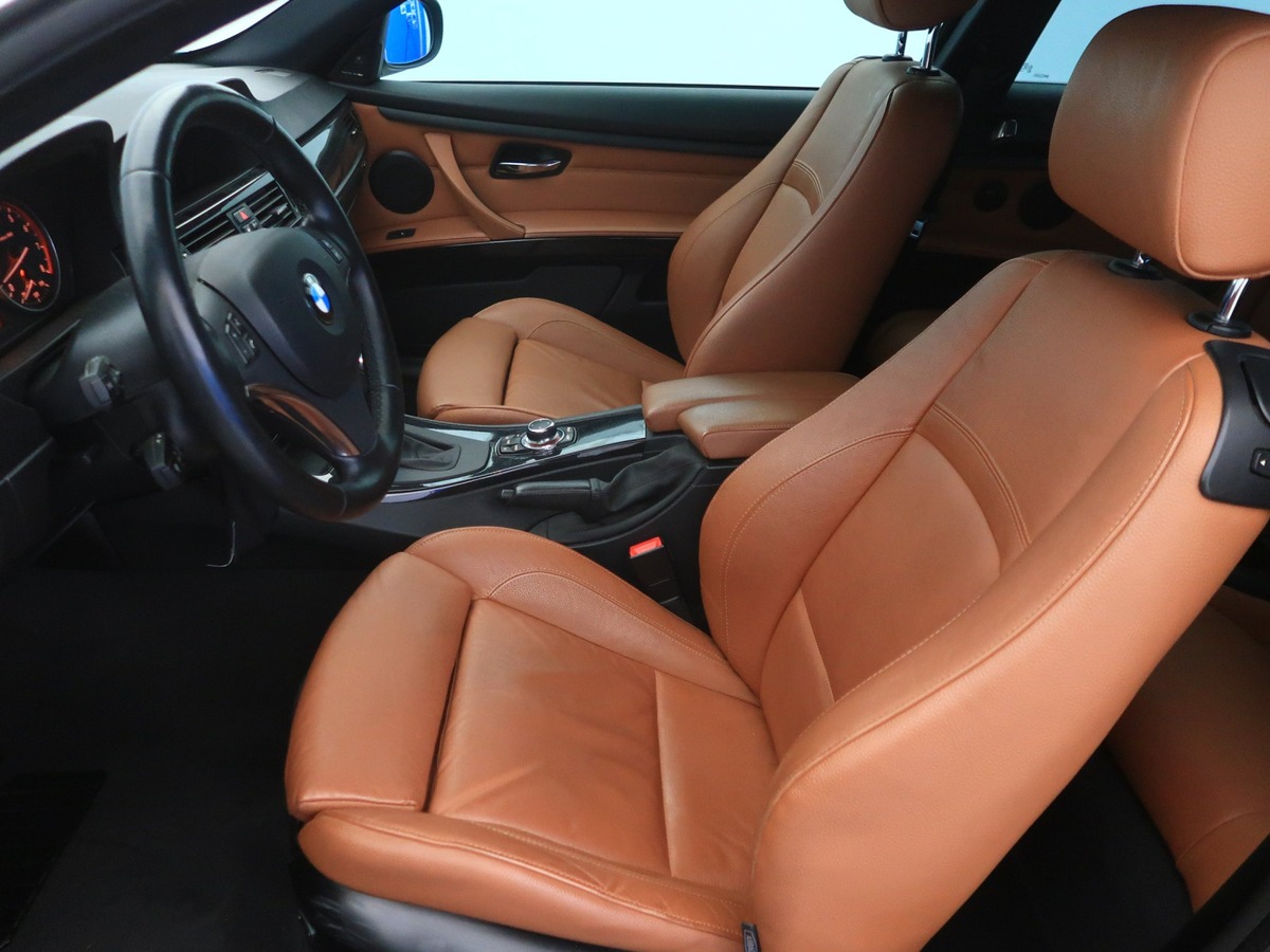Bmw Série 3 BMW 330i xDrive Coupé 2011 – Performance et Luxe