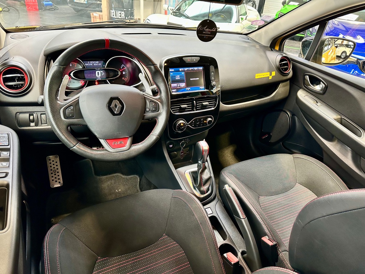 Renault Clio IV RS (2) 1.6 200 EDC6