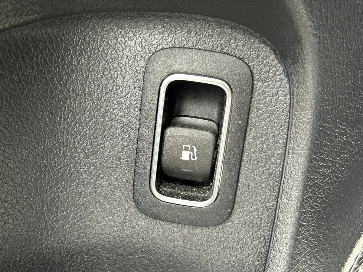 Mercedes-Benz Classe A IV 250 E 8CV AMG LINE 8G-DCT (Full Options)