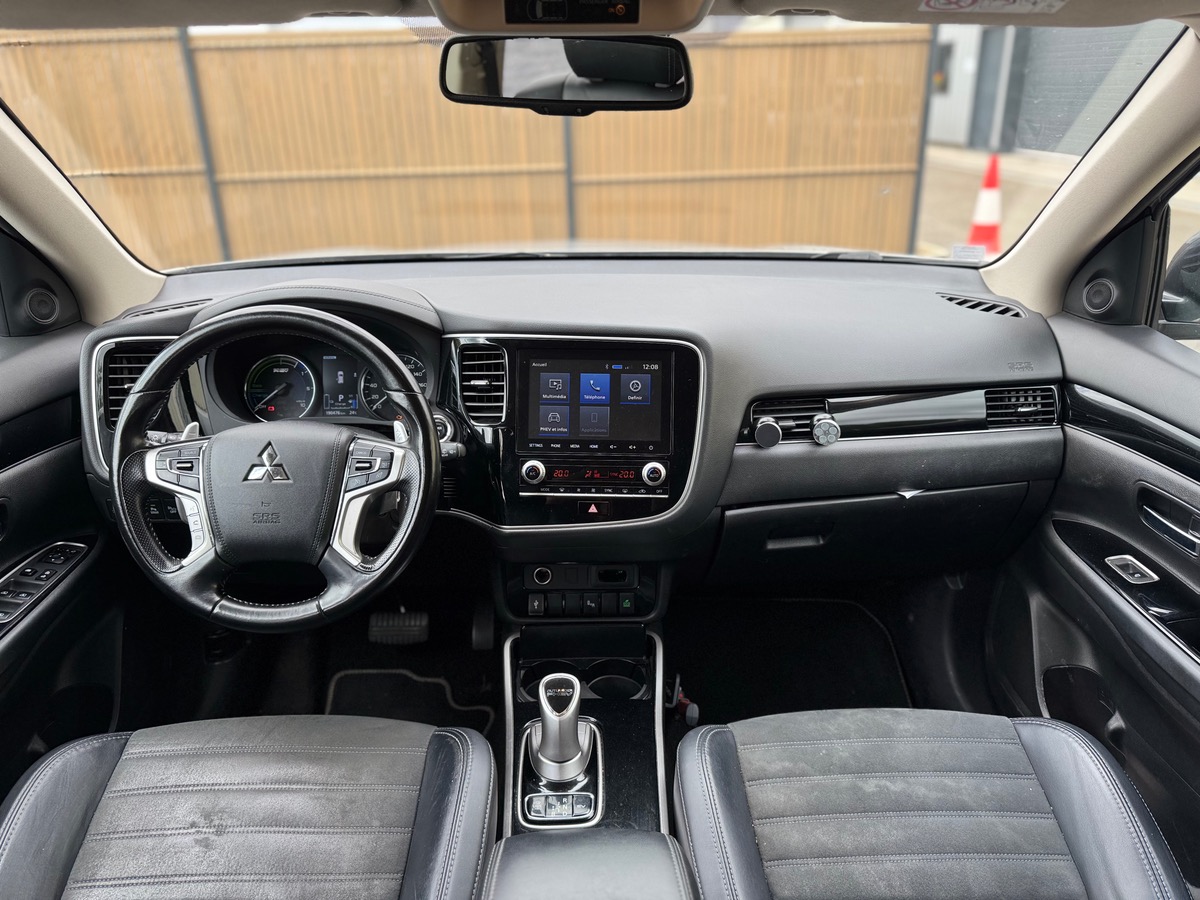 Mitsubishi Outlander PHEV 2.4l Twin Motor 225CH 4WD - ELIGIBLE TOUT CATÉGORIE UBER - CUIR
