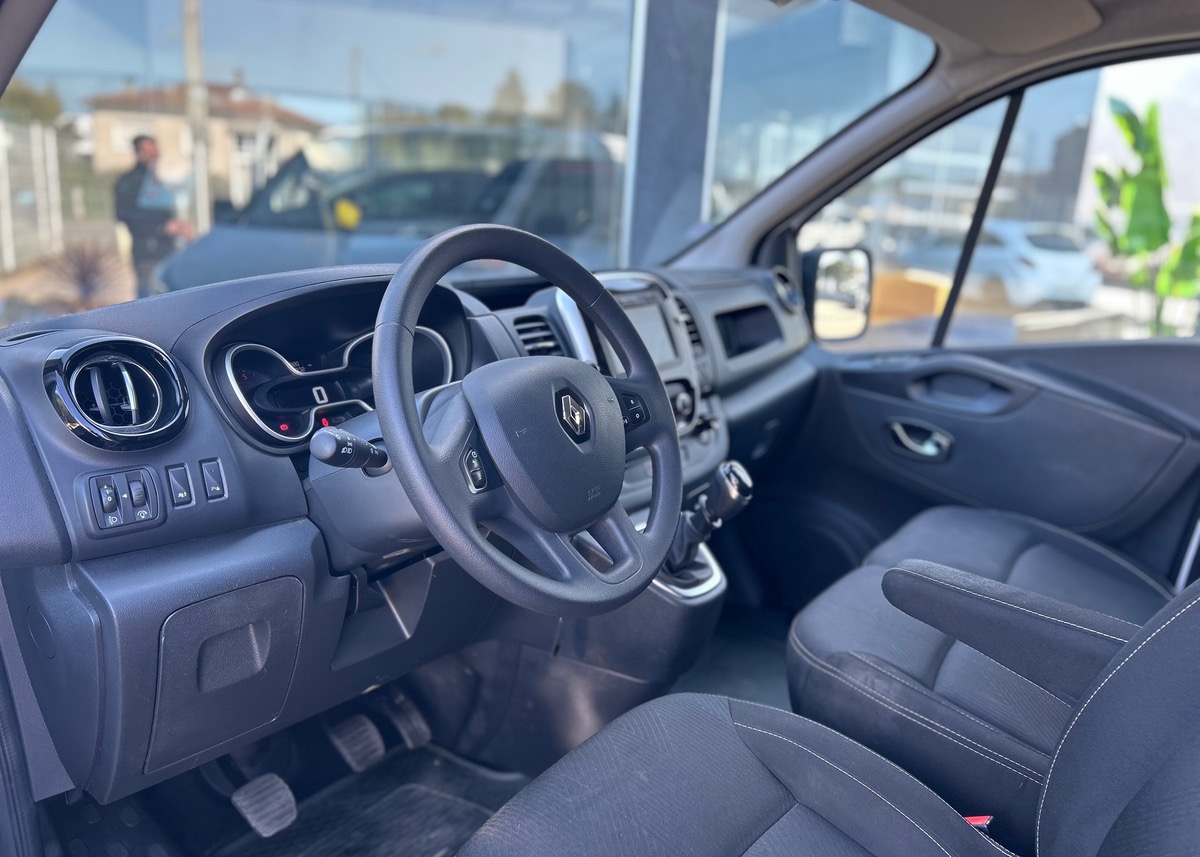 RENAULT Trafic III (2) FOURGON CONFORT L1H1 1200 DCI 120