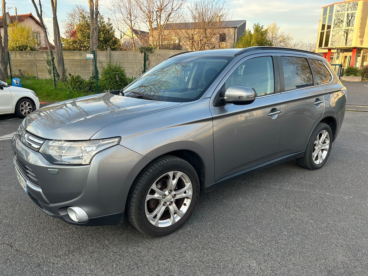 Mitsubishi Outlander 2.2 DI-D 150 CV 4WD 7 places 4XCBB 