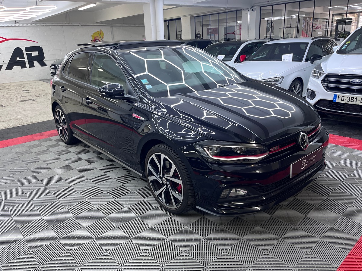 Image: Volkswagen Polo 6 2.0 TSI 200ch GTI DSG6 ( ORIGINE FR, TOIT OUVRANT, SIEGES CHAUFFANTS, CARPLAY,..)