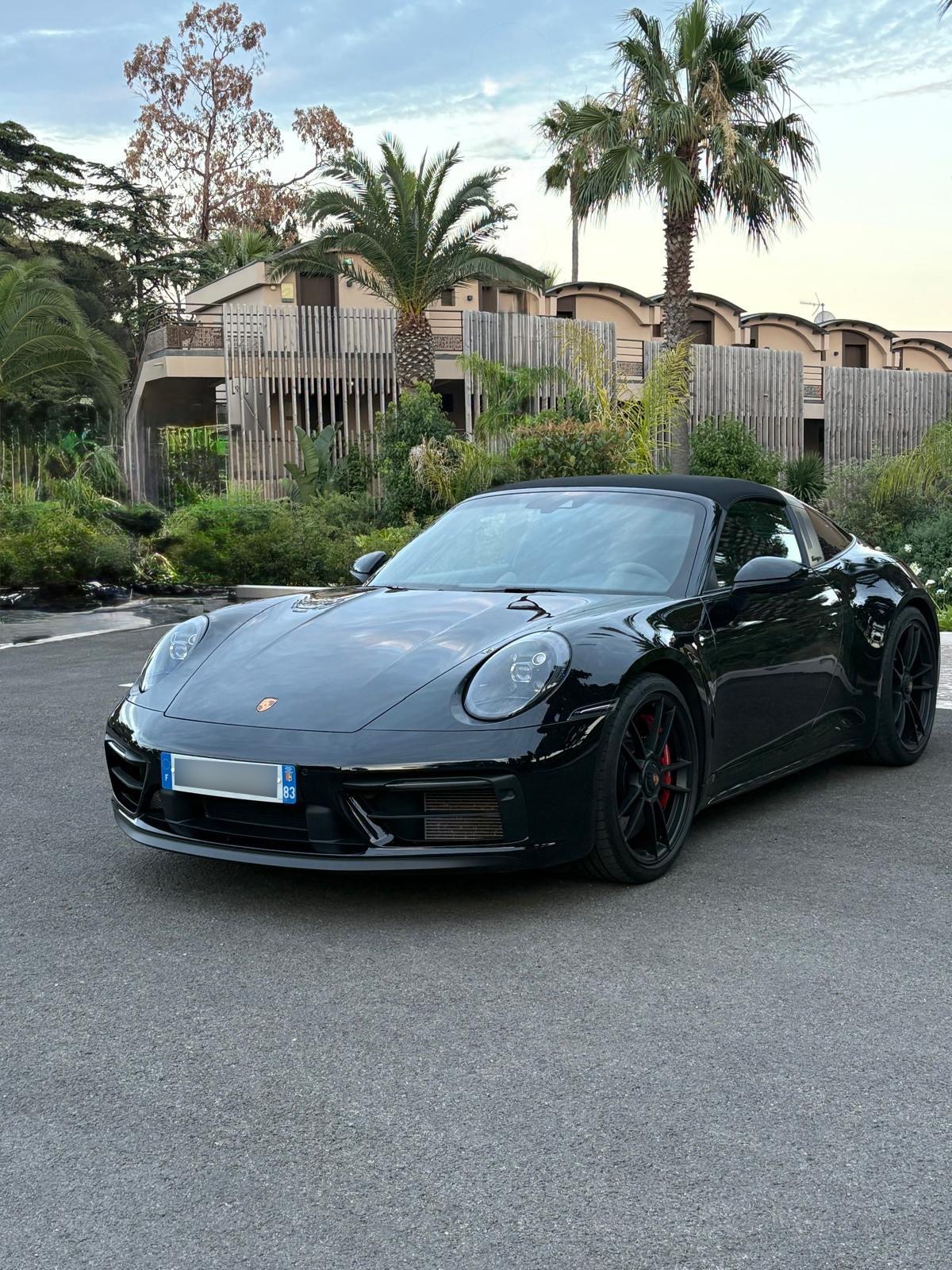 Porsche 911 992 TARGA 4 GTS / 2022 / 9.800 KM