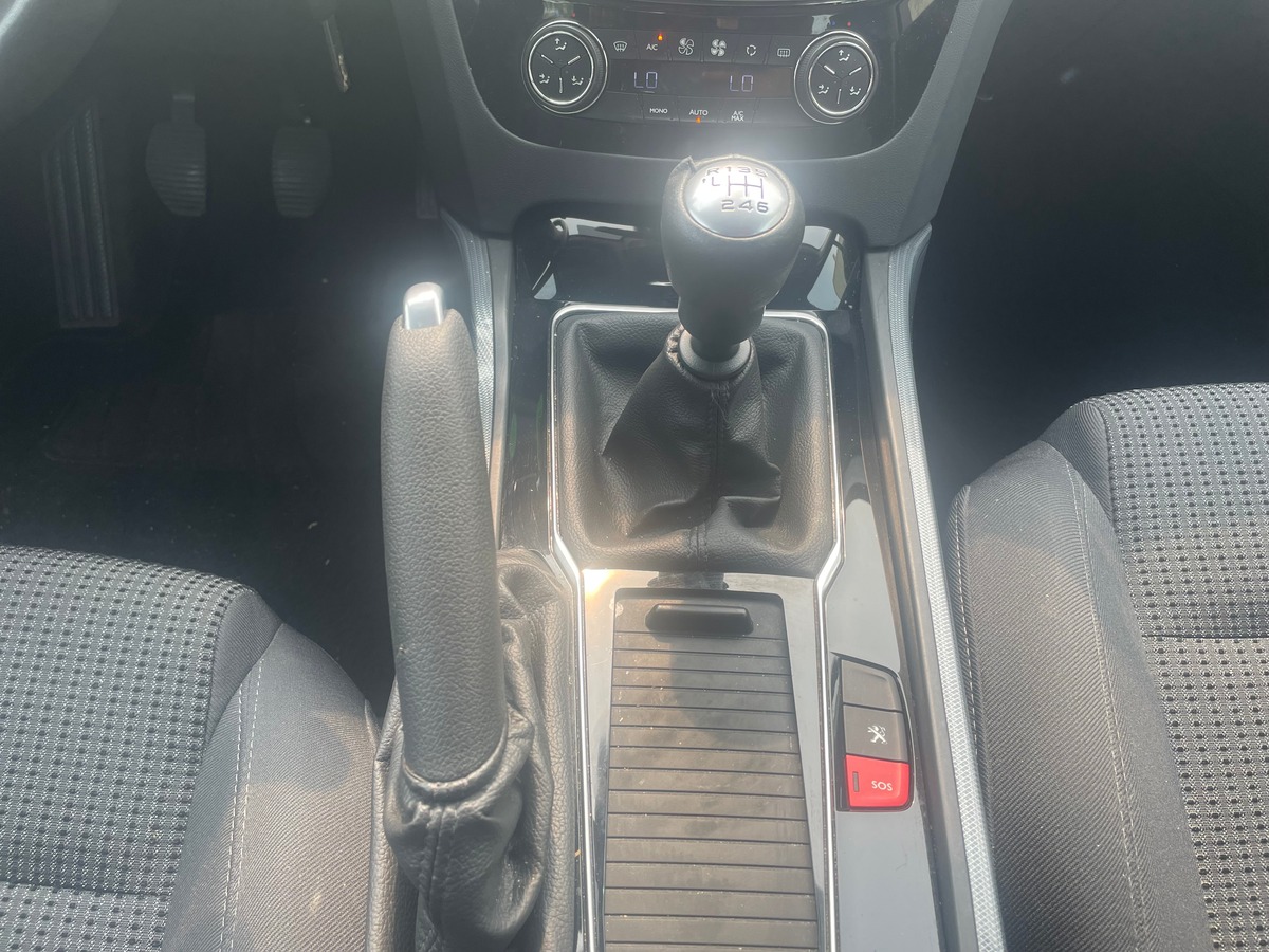Peugeot 508 2.0 BlueHDi 150cv DISTRIBUTION OK - RADAR DE RECUL - CLIMATISATION AUTOMATIQUE - GPS