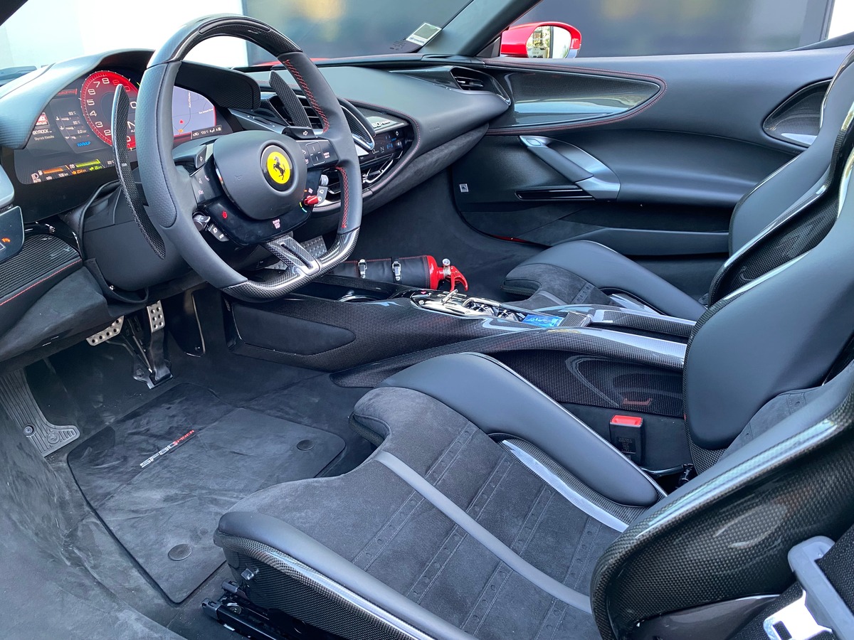 Ferrari SF90 SPIDER / TVA / 1ERE MAIN / 300 KMS
