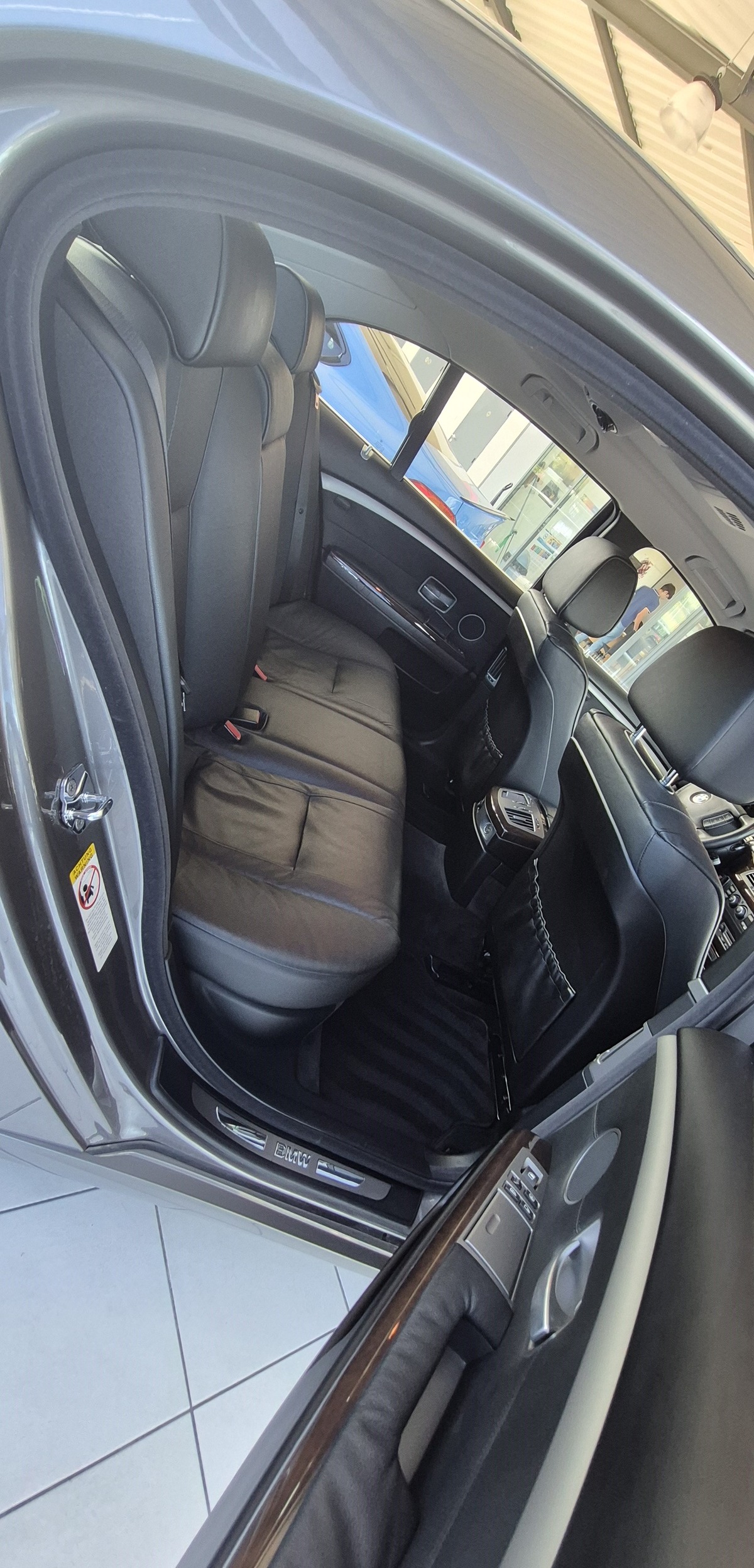 Bmw Série 7 740i 303CV