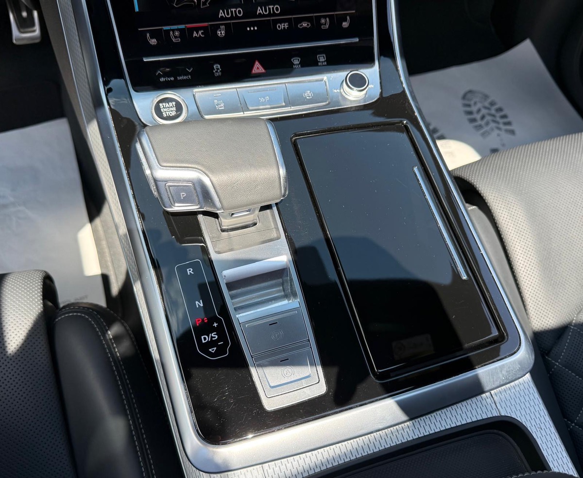 Audi Q8 60 TFSIE COMPÉTITION QUATTRO TIPTRONIC 8