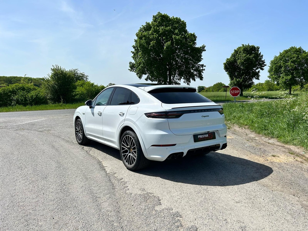 Porsche Cayenne E-Hybrid Coupé Platinum Edition 462 Chevaux
