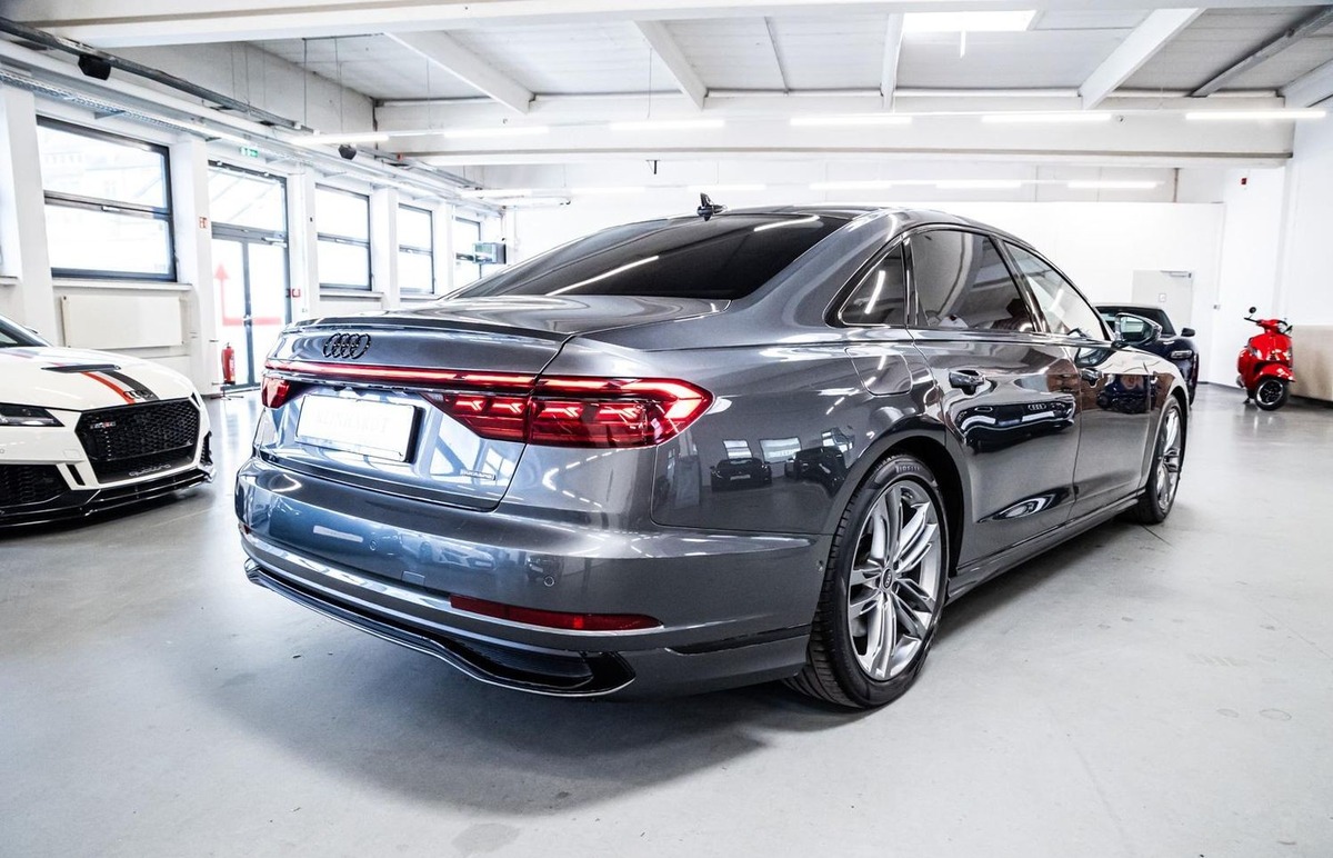 Audi A8 IV 60 TFSI e 462ch Avus quattro tiptronic 8 Toit ouvrant Bang&Olufsen