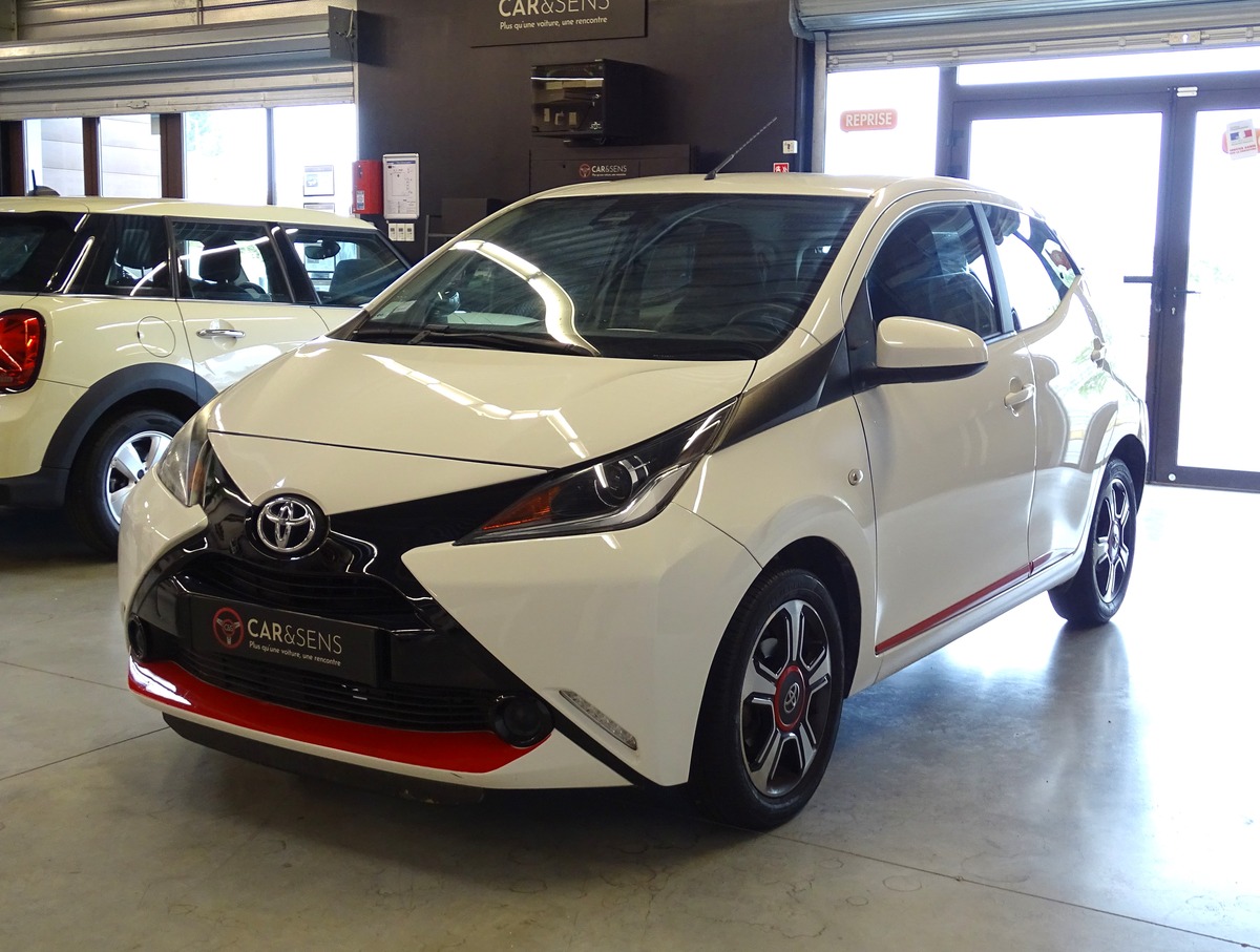 Toyota Aygo II 1.0 VVT-I 69 Ch X-PLAY 5P ( Caméra de recul / Régulateur / Clim )