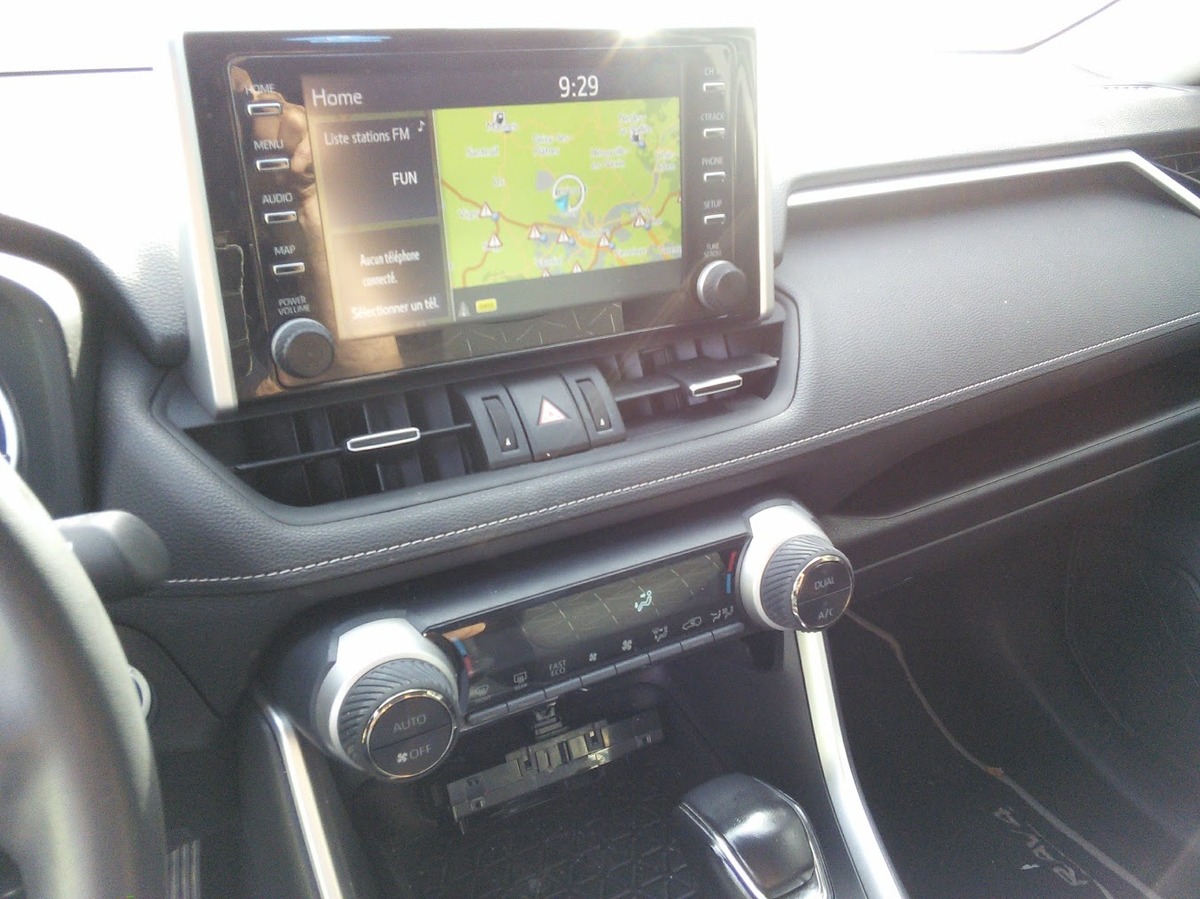 Toyota RAV4 V 2.5 VVT-iE 16V 218 Hybrid 2WD E-CVT 177 cv Boîte auto