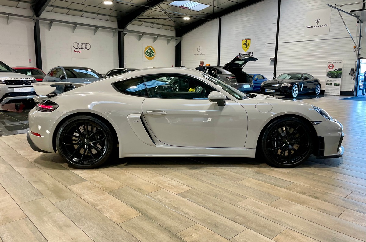 Porsche 718 982 Cayman GT4 4.0 420 Clubsport FR o