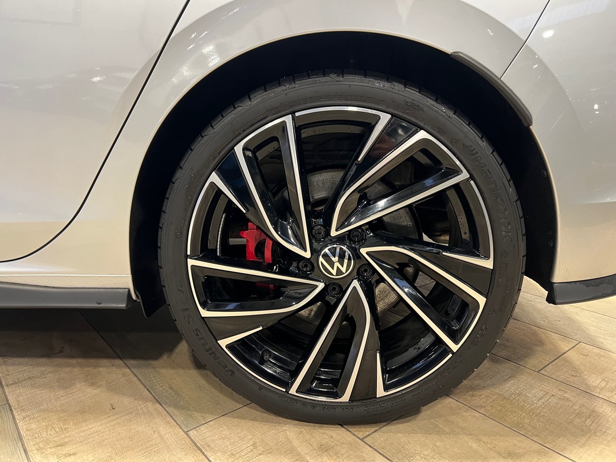Volkswagen Golf 8 VIII 2.0 TSI 300 GTI CLUBSPORT DSG7 /TOIT PANO/JA19/CARPLAY/