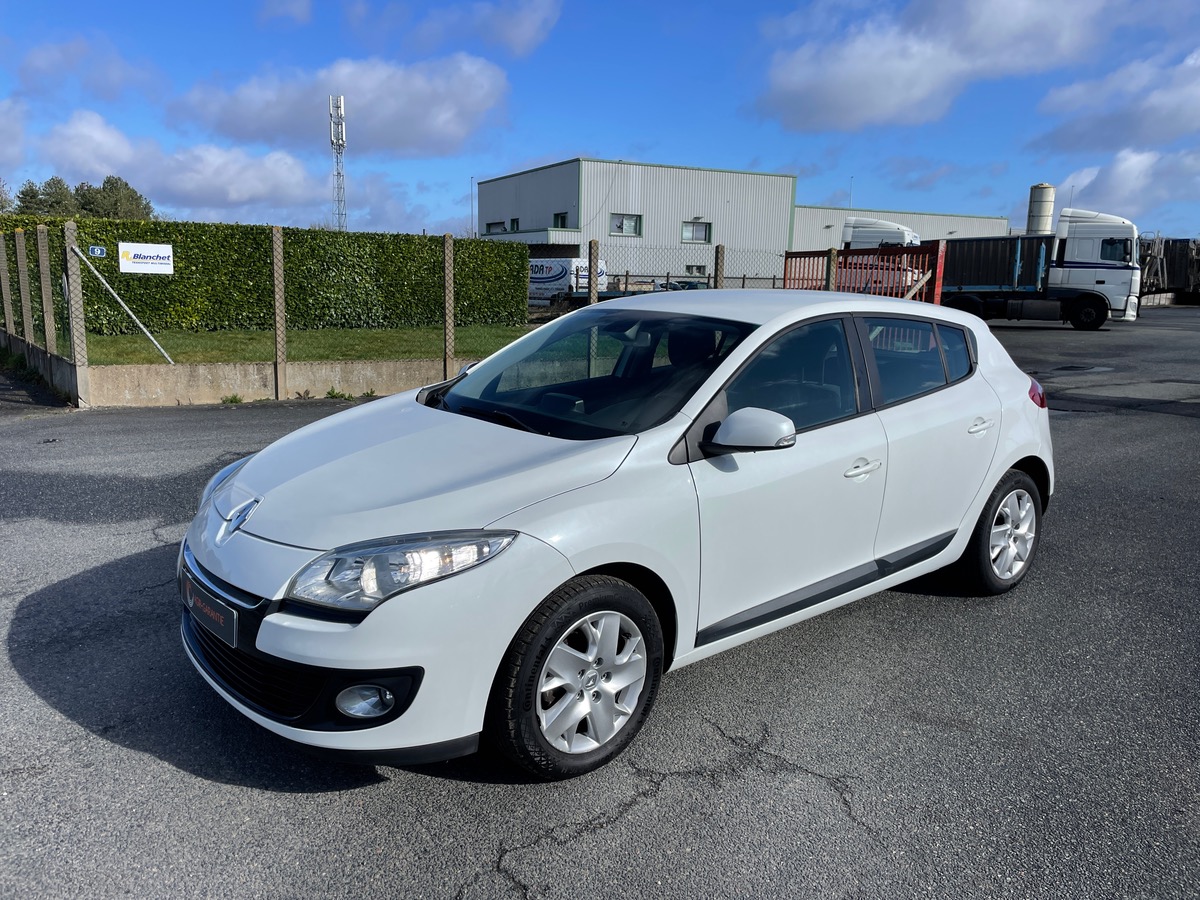 RENAULT Megane III 115 CV EXPRESSION GARANTIE 12 MOIS