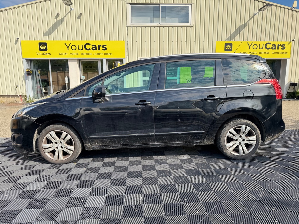 Peugeot 5008 Phase 2 1.6 156 cv Boîte auto 7 PLACES - TOIT PANORAMIQUE - SIEGES CHAUFFANTS