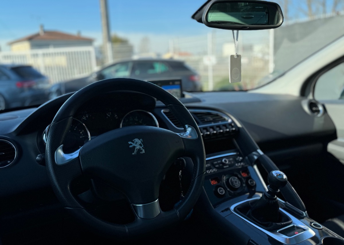 Peugeot 3008 (2) 2.0 BLUEHDI 150 S&S ALLURE