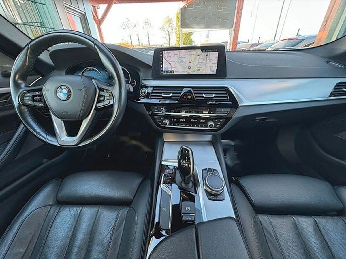 Bmw 520D Sport Line *ACC*LED*DAB*H&K*.