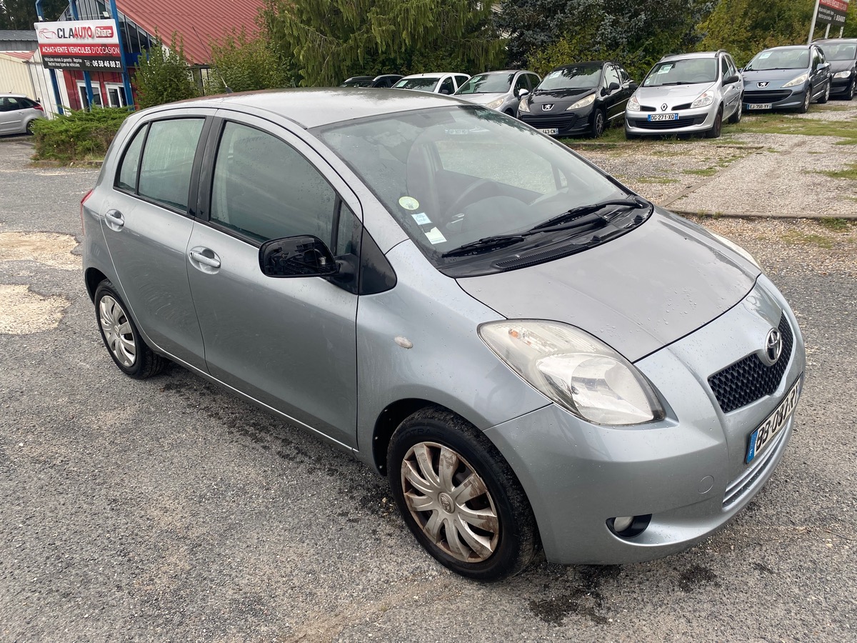 Toyota Yaris 1.3 vvti 90cv faible kilométrages 143000km