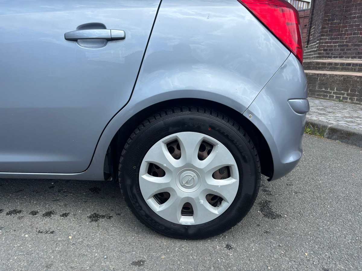 Opel Corsa 1.2 80 TWINPORT - 5 PORTES - Révisée - Garantie