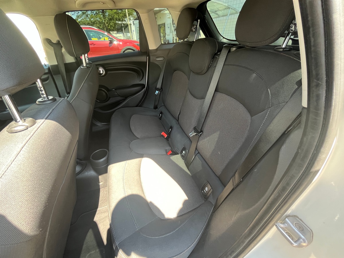 Mini Mini 136ch, BVA, SUIVI MINI, CARPLAY, RADAR AVANT ET ARRIERE, LIMITEUR, SIEGES CHAUFFANT